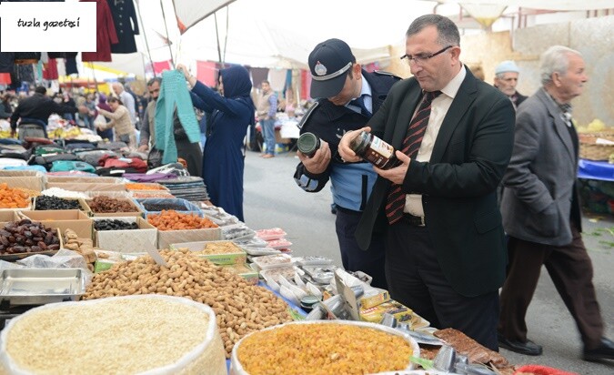 Tuzla'da Kurallara Uymayan Pazarcı esnaflara ceza