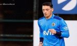 Fenerbahçe Mesut Özil ile karşılıklı anlaşarak yollarını ayırdı