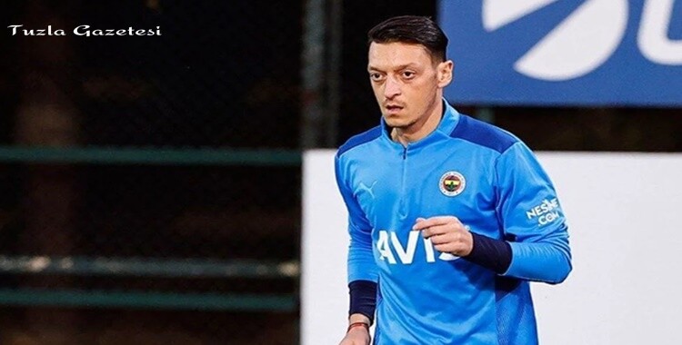 Fenerbahçe Mesut Özil ile karşılıklı anlaşarak yollarını ayırdı